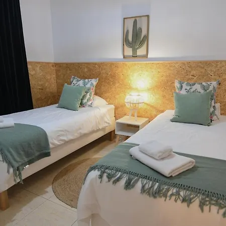דירה Center Nearby The +3bed +2bath +wifi